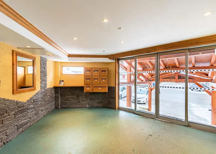 Dome De Polset - Location: Renove Et Ensoleille Avec Vue Sur Les Montagnes Mae-9125 *